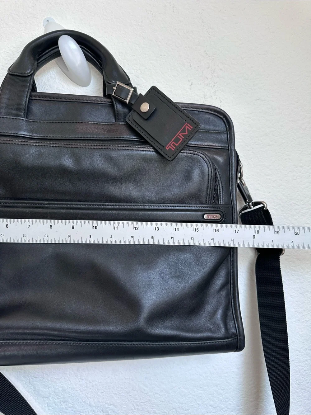 Tumi Alpha Leather Briefcase Travel Bag Black laptop preloved